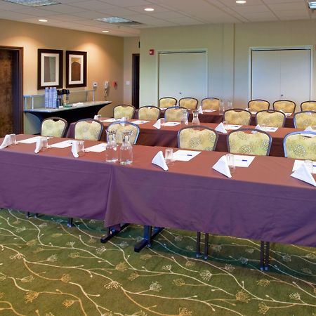 Holiday Inn Express & Suites Logan By Ihg Exteriér fotografie